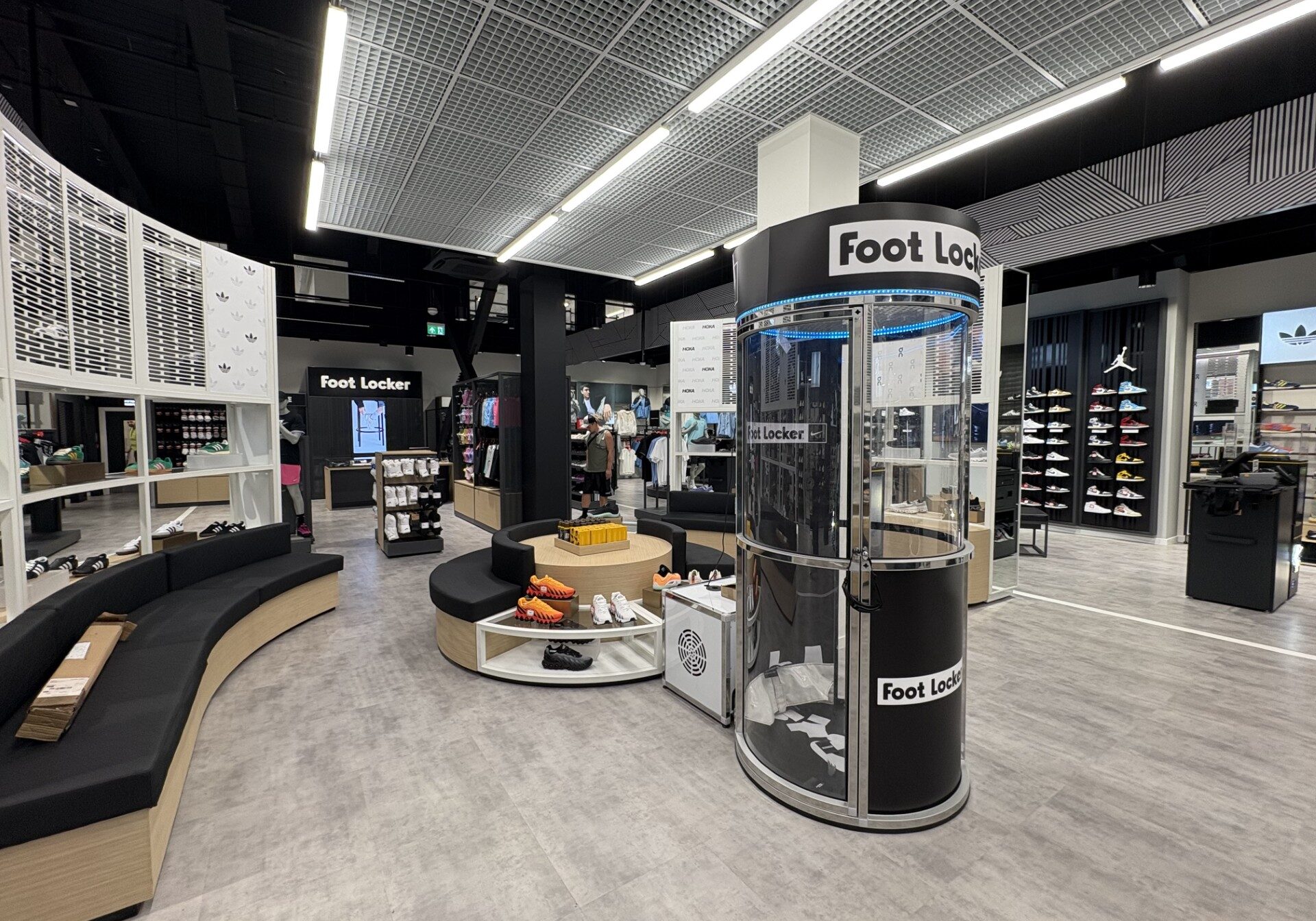 Cash Grabber Hire Footlocker